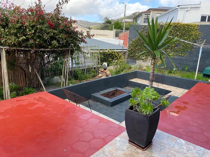 To Let 1 Bedroom Property for Rent in Simons Town Western Cape